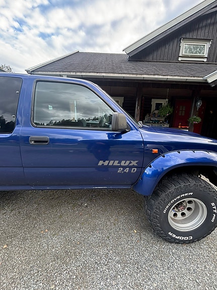 Toyota HiLux 7 of 21