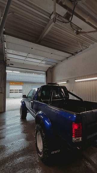 Toyota HiLux 4 of 21