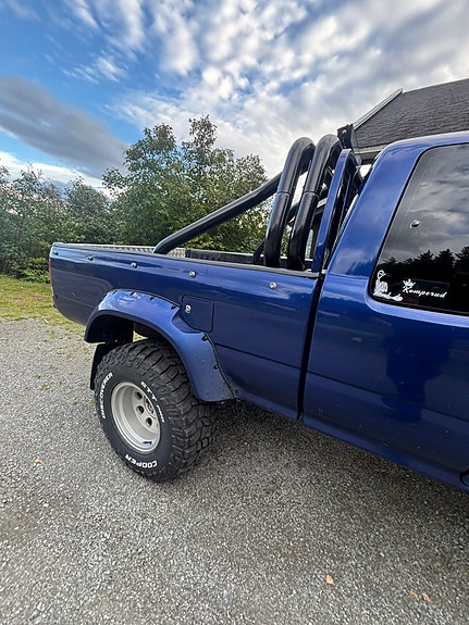 Toyota HiLux 8 of 21