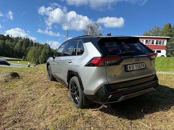Toyota RAV4 5 of 15
