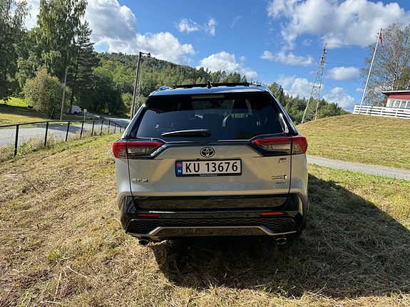 Toyota RAV4 6 of 15