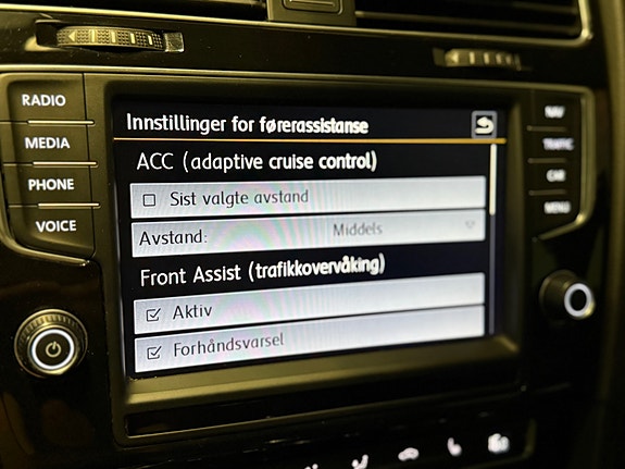 Volkswagen Golf VII 14 of 18