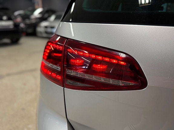 Volkswagen Golf VII 5 of 18