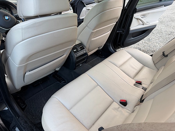 BMW 528i 14 of 21