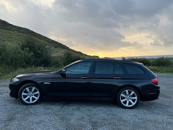 BMW 528i 2 of 21