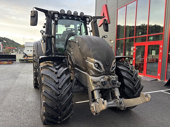 Valtra Q305 2023, kr 2 069 000,-