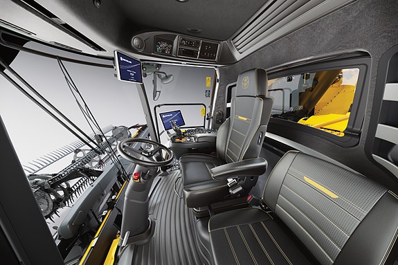 New Holland CR 11 6 of 8