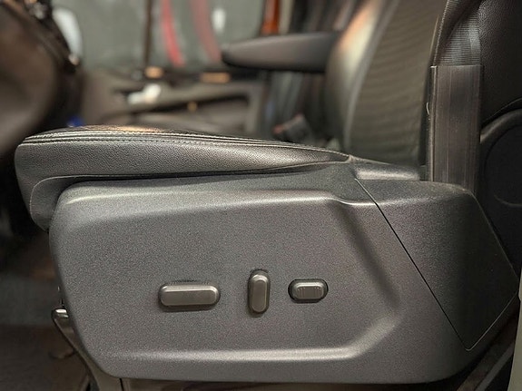 Ford Transit Custom 13 of 28
