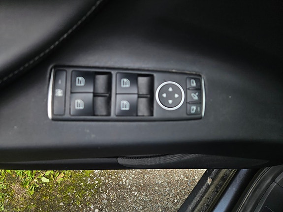 Tesla Model X 22 of 30
