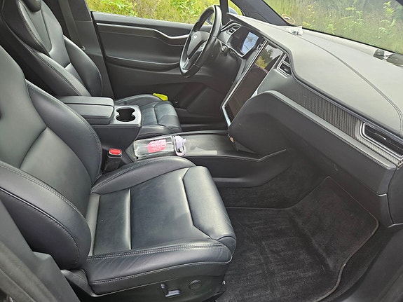 Tesla Model X 30 of 30