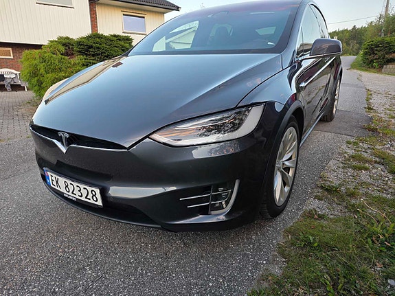 Tesla Model X 2 of 30
