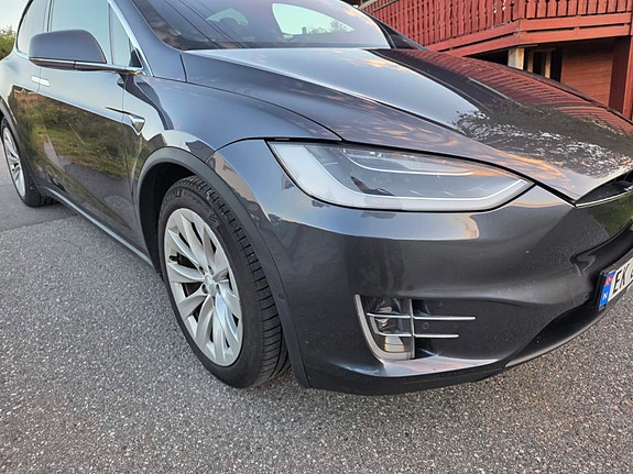 Tesla Model X 8 of 30