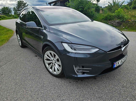 Tesla Model X 7 of 30