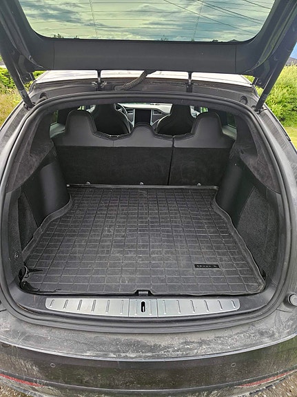 Tesla Model X 20 of 30
