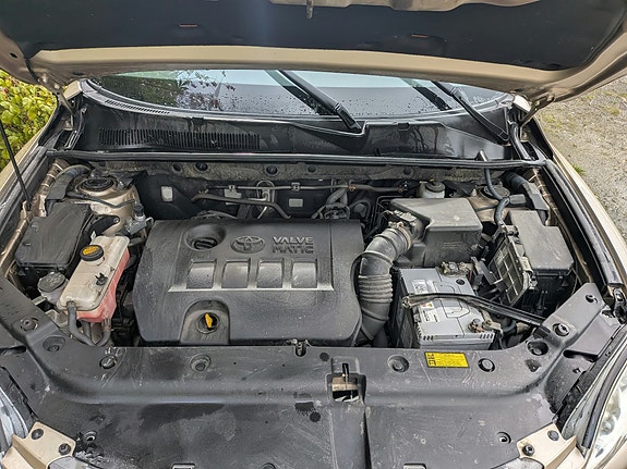 Toyota RAV4 9 of 10