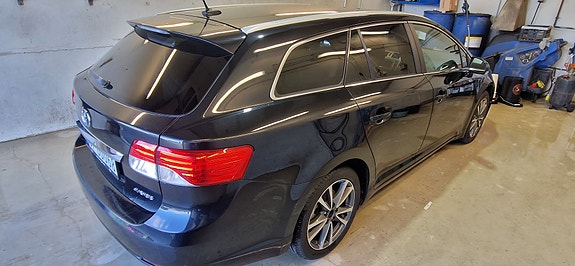 Toyota Avensis 3 of 16