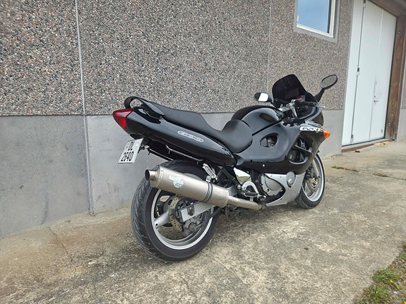 Suzuki GSX 600 F 3 of 5