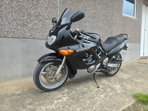Suzuki GSX 600 F 2 of 5