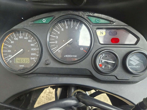 Suzuki GSX 600 F 4 of 5
