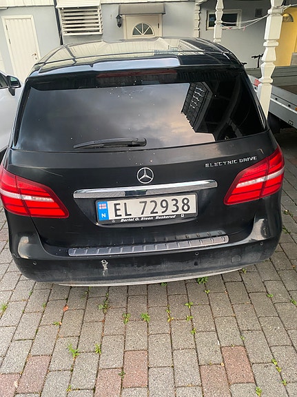 Mercedes-Benz B-Electric 2 of 16