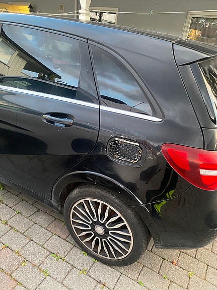 Mercedes-Benz B-Electric 4 of 16