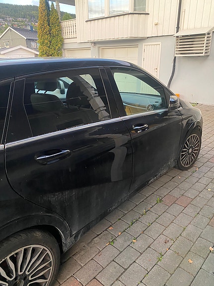 Mercedes-Benz B-Electric 6 of 16