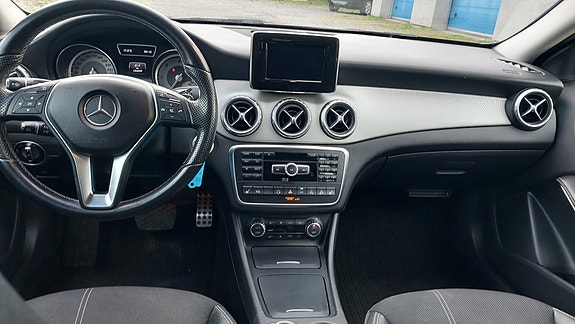 Mercedes-Benz GLA220 d 11 of 16