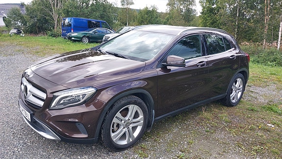Mercedes-Benz GLA220 d 10 of 16
