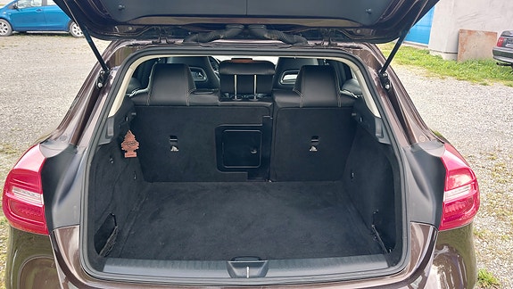 Mercedes-Benz GLA220 d 12 of 16
