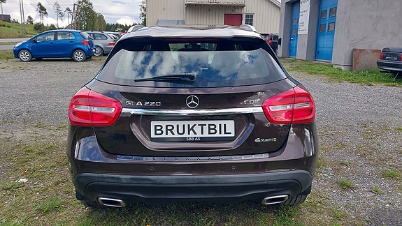 Mercedes-Benz GLA220 d 9 of 16