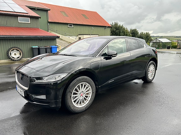 Jaguar I-PACE 3 of 8