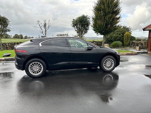 Jaguar I-PACE 2 of 8