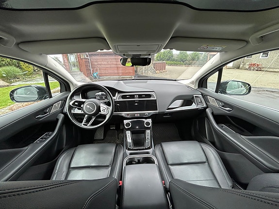 Jaguar I-PACE 5 of 8