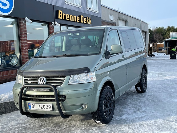 Volkswagen Caravelle 4 of 5