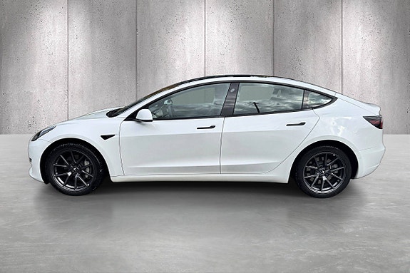 Tesla Model 3 4 of 20