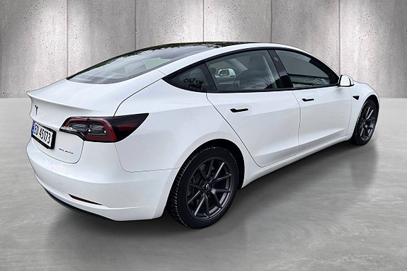 Tesla Model 3 7 of 20