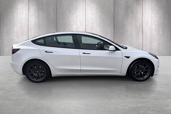 Tesla Model 3 8 of 20