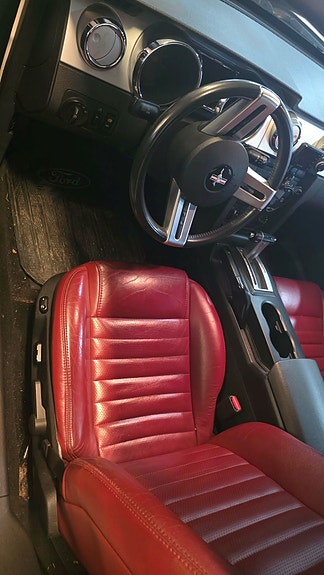 Ford Mustang 9 of 19