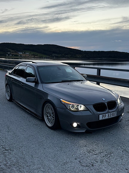 BMW 525d 2 of 30