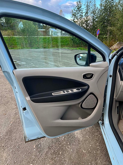 Renault Zoe 12 of 22