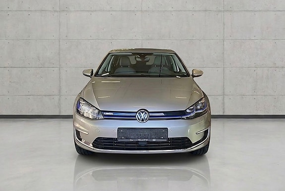 Volkswagen e-Golf VII 2 of 9
