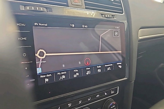 Volkswagen e-Golf VII 7 of 9