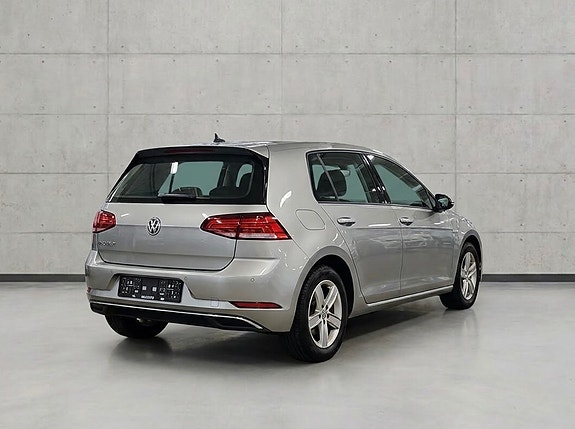 Volkswagen e-Golf VII 3 of 9