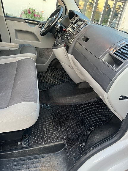 Volkswagen Transporter 12 of 24