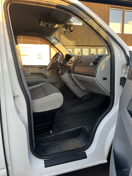 Volkswagen Transporter 13 of 24