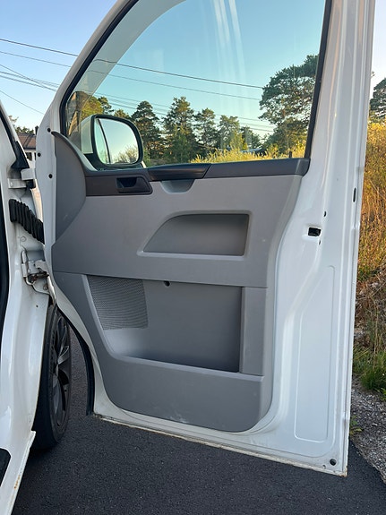 Volkswagen Transporter 14 of 24