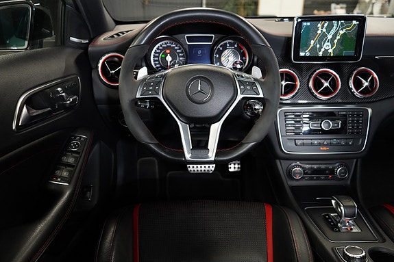 Mercedes-Benz GLA45 17 of 30