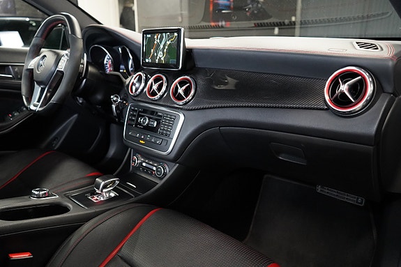 Mercedes-Benz GLA45 30 of 30