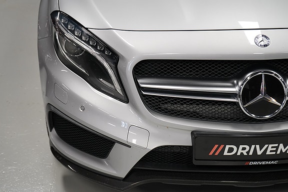 Mercedes-Benz GLA45 7 of 30