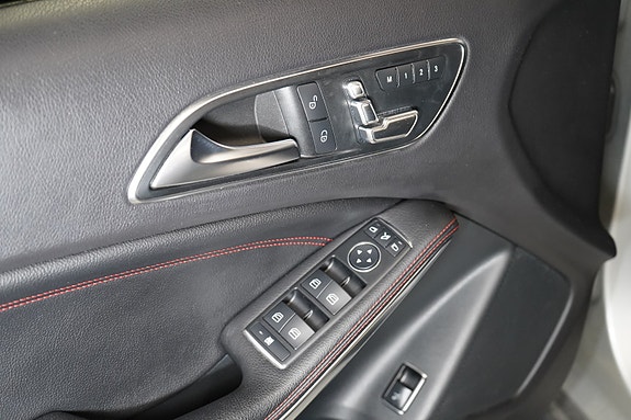 Mercedes-Benz GLA45 13 of 30